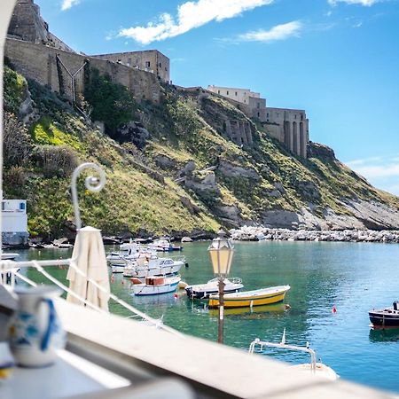 Vila Casa Cinzia In Marina Di Corricella Procida Exteriér fotografie