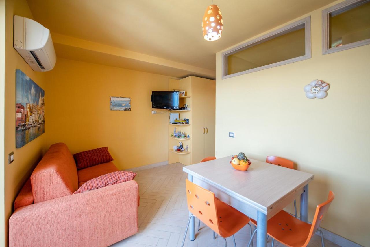 Vila Casa Cinzia In Marina Di Corricella Procida Exteriér fotografie