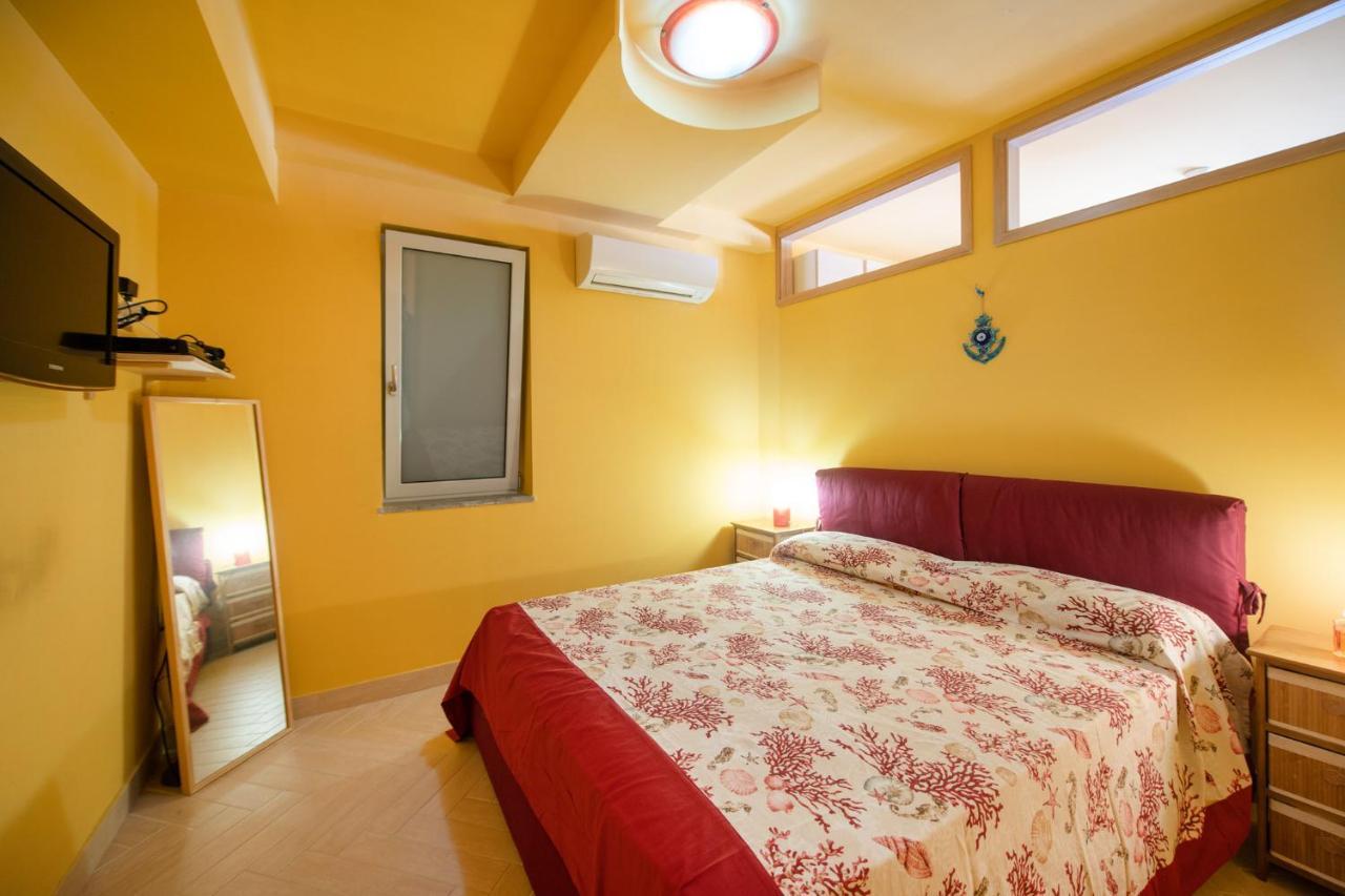 Vila Casa Cinzia In Marina Di Corricella Procida Exteriér fotografie